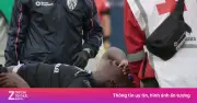 Cầu thủ trẻ gãy gập chân trong pha vào bóng thô bạo tại giải VĐQG Ecuador