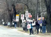 Cựu Tổng thống Mỹ Trump đe dọa triển khai ICE tại các sân bay toàn quốc