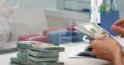 Giá USD trong nước đứng yên, euro và bảng Anh bật tăng trở lại
