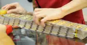 Giá vàng và bạc đồng loạt giảm mạnh, SJC giảm 1,4 triệu đồng/lượng