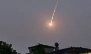 Giới thượng lưu Dubai nhầm tên lửa Iran là pháo hoa trong cuộc tấn công leo thang