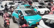 Hà Nội công bố lộ trình chuyển đổi 100% taxi sang xe điện vào năm 2030
