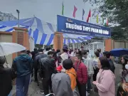 Hà Nội yêu cầu Trường THPT Phan Bội Châu dừng thu phí ghi danh trái quy định