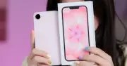 iPhone 17e màu hồng nhạt Soft Pink: Thiết kế quen thuộc, màu sắc trung tính dễ dùng