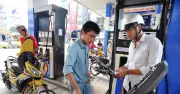 Điều chỉnh giá xăng dầu linh hoạt: Mặt tích cực ít được nhắc tới