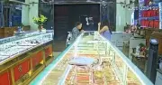 Đắk Lắk: Đối tượng che mặt bất thường vào tiệm vàng, Công an phát thông báo truy tìm