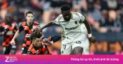 Lens vươn lên dẫn đầu Ligue 1, PSG rơi vào thế bám đuổi căng thẳng