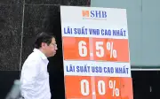 Lãi suất liên ngân hàng giảm mạnh: Đừng vội mừng, thị trường vay huy động chưa chắc giảm theo