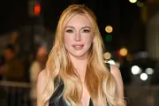 Lindsay Lohan tái xuất rạng rỡ ở tuổi 40, hồi sinh sau những năm tháng đen tối
