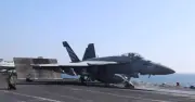 Mỹ công bố video F/A-18 Hornet không kích Iran, hé lộ lịch sử phát triển tiêm kích huyền thoại