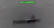 Mỹ công bố video tấn công tàu sân bay UAV Iran, khẳng định không chùn bước