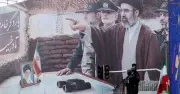 Mỹ tuyên bố Iran bị suy yếu nghiêm trọng, Lãnh tụ Khamenei có thể bị thương nặng