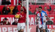 Man Utd vượt qua thử thách, đánh bại Crystal Palace 2-1 tại Premier League