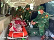 Đồn Biên Phòng Ga Ry Cấp Cứu Khẩn Sản Phụ Lào Nguy Kịch