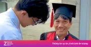 Người cha bại liệt chạy xe ôm 30 năm nuôi ốn con thành bác sĩ, kỹ sư