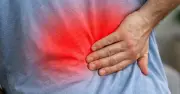 Phân biệt đau lưng thông thường và đau thận: Dấu hiệu nhận biết quan trọng
