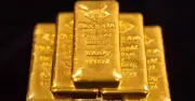 Quỹ Vàng Lớn Nhất Thế Giới SPDR Mua Ròng 3,71 Tấn, Giá Vàng Biến Động Giằng Co
