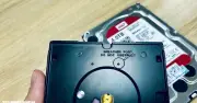 Sự thật về 'lỗ thở' trên ổ cứng HDD: Bịt kín có thể hủy hoại dữ liệu vĩnh viễn