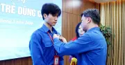 Sinh viên Bách khoa Hà Nội nhận Huy hiệu 'Tuổi trẻ dũng cảm' sau hành động lao vào đám cháy cứu người
