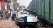 Ô Tô Băng Qua Đường Sắt Tự Mở Va Chạm Với Tàu Hỏa Ở Lạng Giang, Bắc Giang