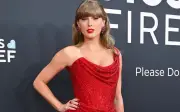 Taylor Swift Phá Kỷ Lục Giải Grammy, Trở Thành Nghệ Sĩ Có Nhiều Album Của Năm Nhất