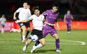 Thủ môn Minh Toàn tỏa sáng, Becamex TP.HCM thắng trận derby V-League