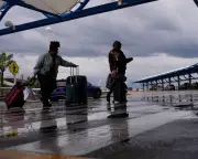 Thời tiết cực đoan tại Mỹ gây hủy hơn 2.000 chuyến bay, hành khách lao đao