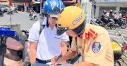 TP.HCM: CSGT tăng cường kiểm tra, xử lý phụ huynh giao xe cho con chưa đủ tuổi