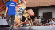 Trẻ em tự do đăng ký đấu vật hội làng: Thiếu an toàn, phản ứng trái chiều