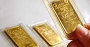 Vàng giảm mạnh, nhà đầu tư lỗ nặng hàng chục triệu mỗi lượng