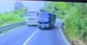 Xử phạt tài xế xe tải vượt ẩu trên đèo Bảo Lộc từ clip gửi đến Cục trưởng CSGT