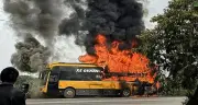 Xe khách chở công nhân bốc cháy dữ dội khi đang đỗ chờ tại Bắc Ninh