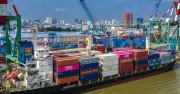 Xung đột Trung Đông đẩy chi phí logistics tăng cao, doanh nghiệp TP.HCM điều chỉnh sản xuất