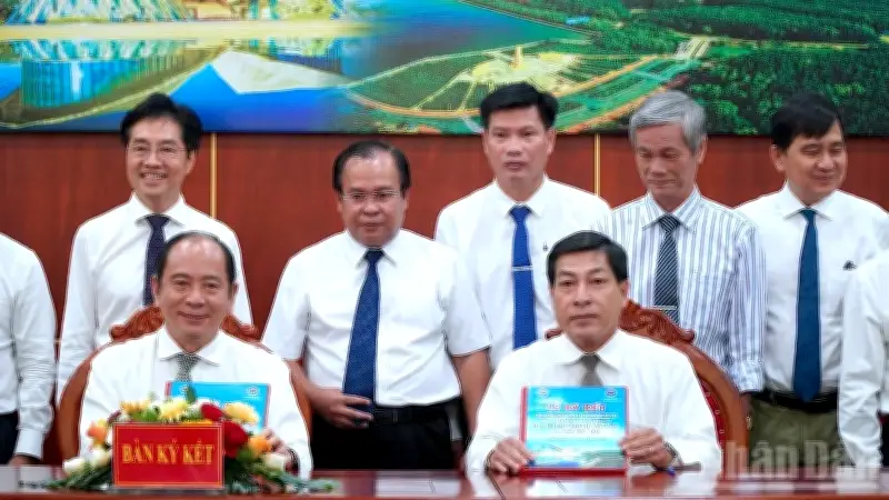 Cà Mau và TP.HCM ký kết thỏa thuận hợp tác y tế chuyên sâu, nâng cao chất lượng khám chữa bệnh