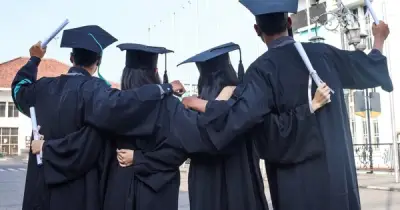 AI Cướp Việc Làm, Cử Nhân Mỹ Ồ ạt Quay Lại Giảng Đường Học Cao Học