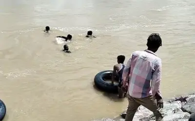 Ba Trẻ Em Tử Vong Do Đuối Nước Khi Tắm Ao Ở Jharkhand, Ấn Độ