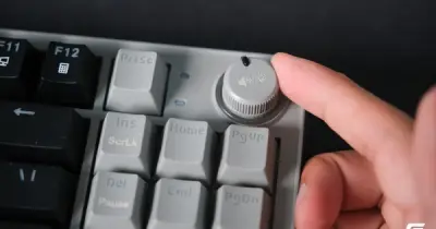 Bàn phím cơ Rapoo V501-87 giá 590.000 đồng có knob xoay, LED RGB