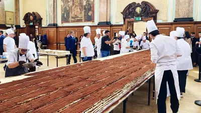 Bánh tiramisu dài nhất thế giới được xác lập kỷ lục Guinness