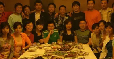 Buổi Họp Lớp Sau 10 Năm: Bài Học Về Sự Khiêm Tốn Và Tôn Trọng