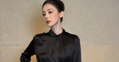 Cổ Lực Na Trát gây tranh cãi với trang phục không nội y tại sự kiện thời trang Thượng Hải