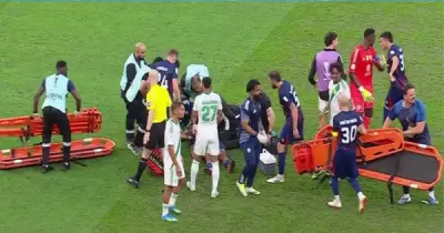 Cú pha bóng kinh hoàng: Jairo bất tỉnh, khâu 30 mũi sau va chạm tại AFC Champions League