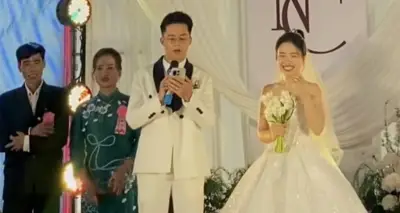 Chú rể Trung Quốc hứa không đánh vợ, hôn trường cưới nghiêng ngả vì cảm động