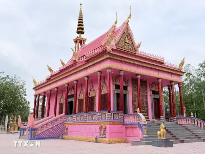 Chùa Hàng Công Ngôi Chùa Màu Hồng Độc Đáo Ở An Giang