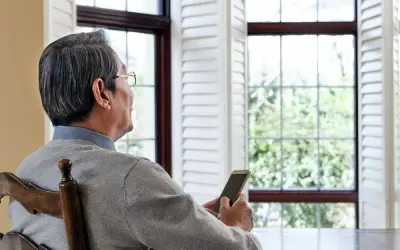 Chọn viên dưỡng lão để nhẹ gánh cho con, 1 năm sau cụ ông rơi nước mắt hối hận