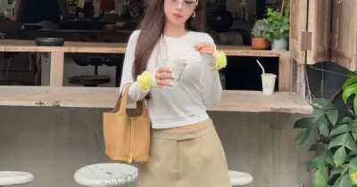 Chân váy chữ A: Biểu tượng thời trang tôn dáng và linh hoạt cho mọi phong cách