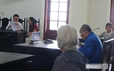 Chồng 78 tuổi chém vợ tàn nhẫn vì không bán được đất lĩnh 13 năm tù
