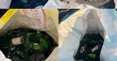 Cần Thơ: Bắt quả tang người đàn ông vứt mảnh chai thủy tinh xuống sông Chàng Ré