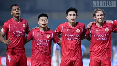 Công an Hà Nội thắng 4-2, Đình Bắc lập hat-trick