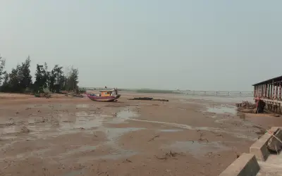 Cảng cá Xuân Hội bồi lắng nghiêm trọng, tàu thuyền không thể cập bến