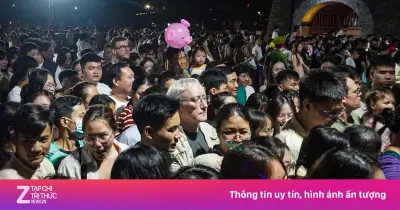 Cảnh 'một nửa Việt Nam đang ở Huế' tại Đại Nội dịp lễ Giỗ Tổ